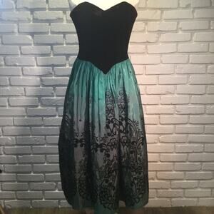 Scott McClintock Black velvet vintage green puffy formal holiday attire 4